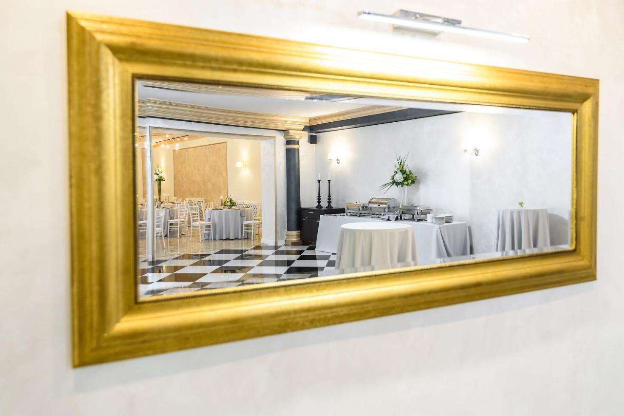 Hotel Capital With Private Wellness Nitra Eksteriør bilde