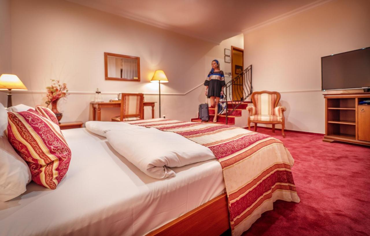 Hotel Capital With Private Wellness Nitra Eksteriør bilde
