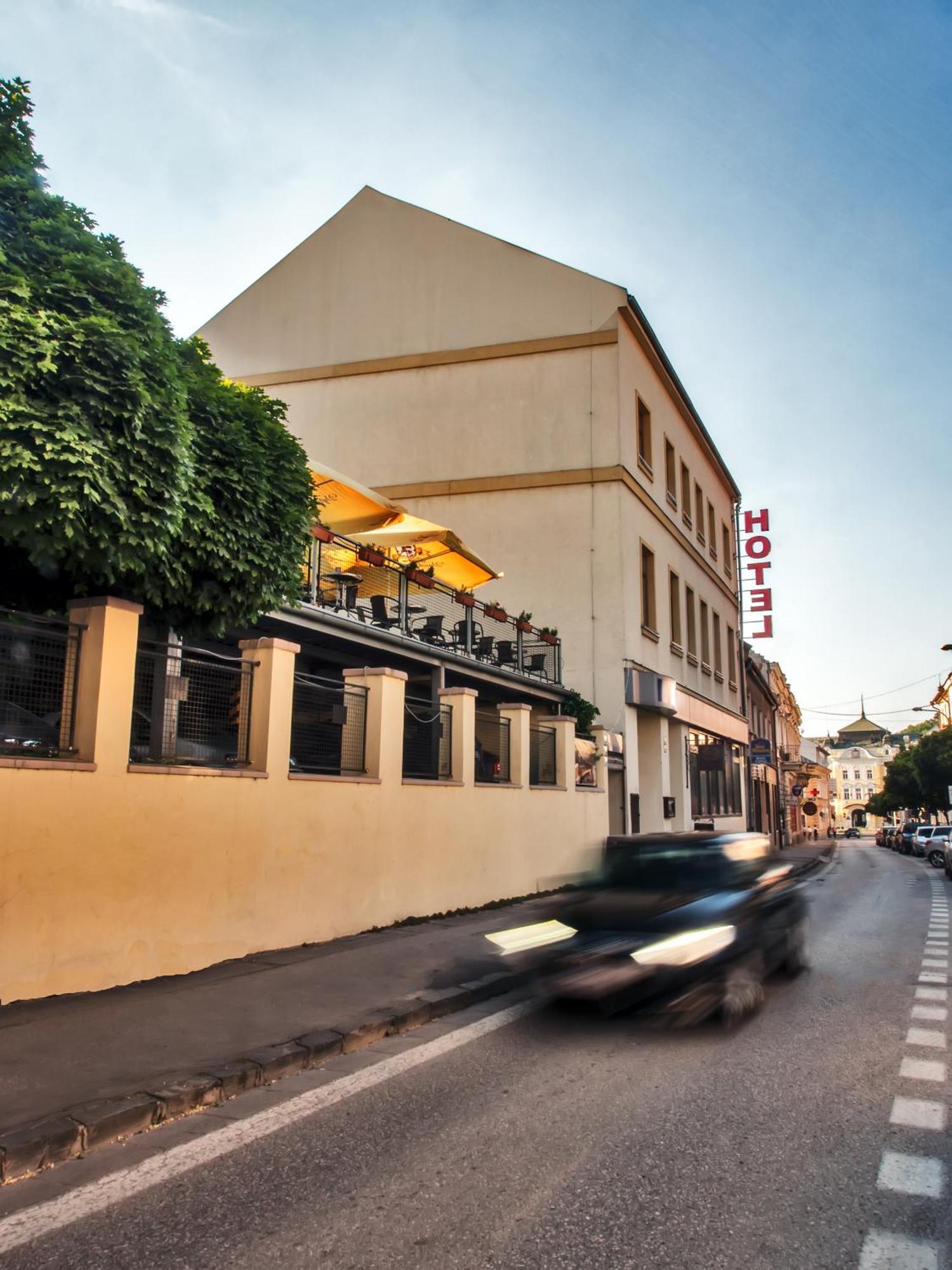 Hotel Capital With Private Wellness Nitra Eksteriør bilde